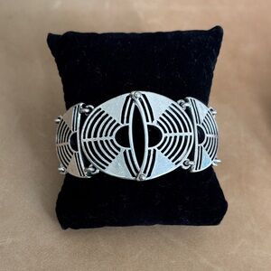 Lucky Brand Gradual Geometric Silver Crescent Bracelet - OS